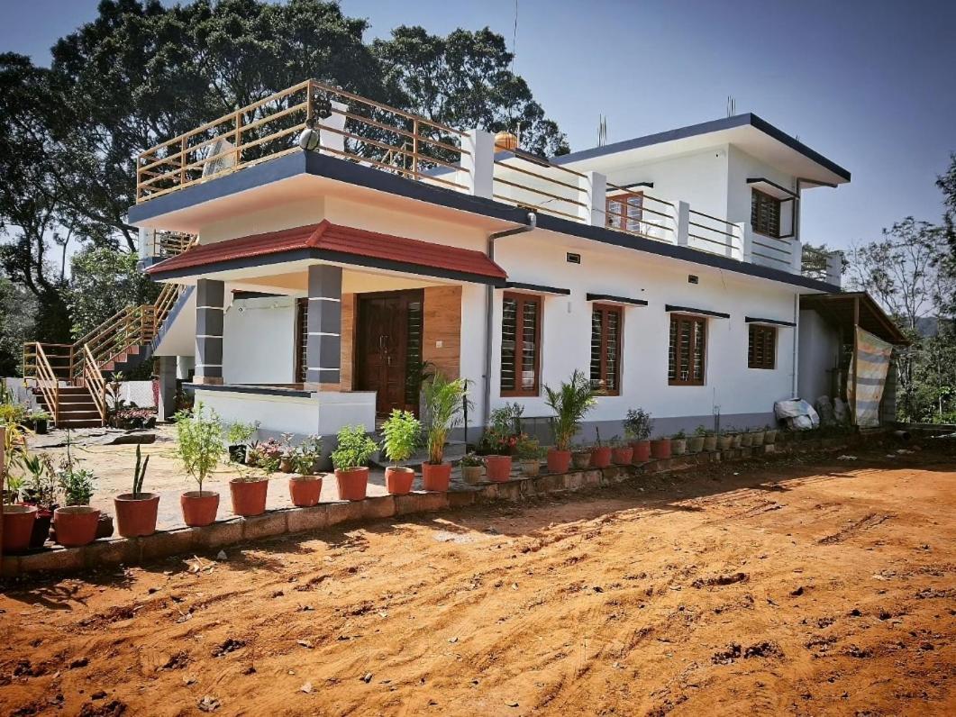 Coorg Teakwood Treasure Homestay Madikeri Zewnętrze zdjęcie