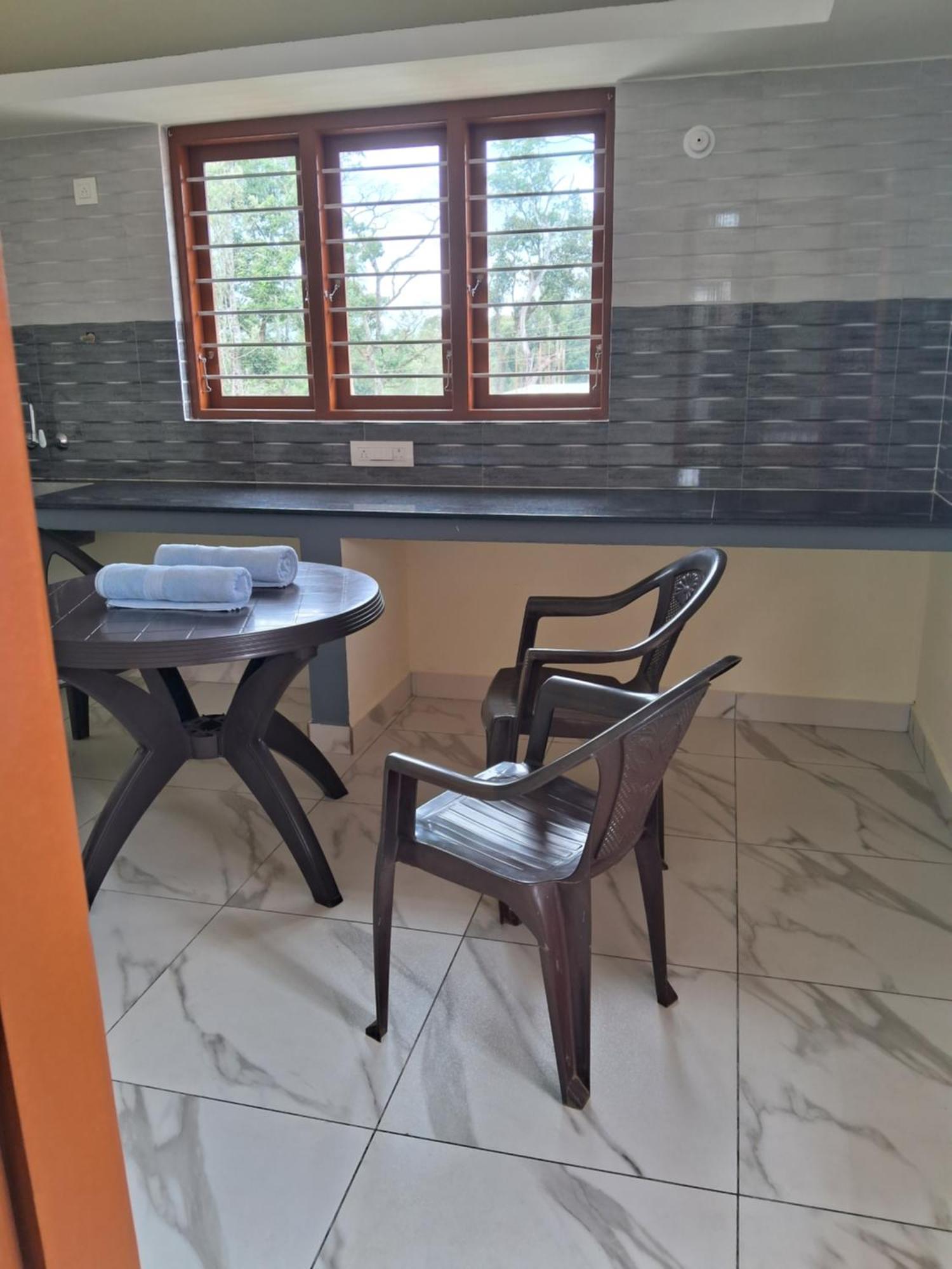 Coorg Teakwood Treasure Homestay Madikeri Zewnętrze zdjęcie